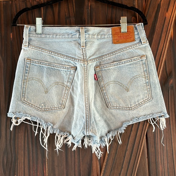 502 Levi’s shorts - Picture 2 of 2